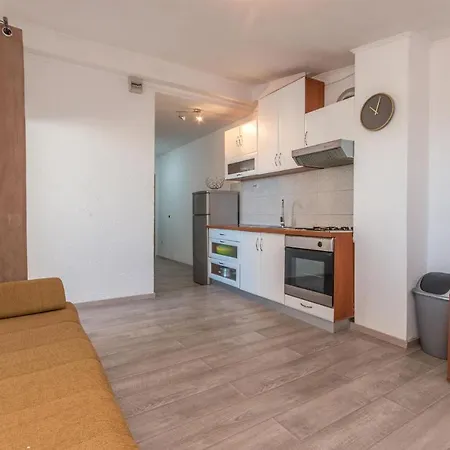 1 Bedroom Awesome In