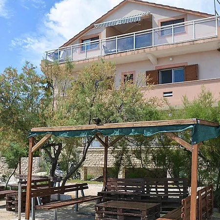 Cozy In With House Sea View 公寓 Neviđane